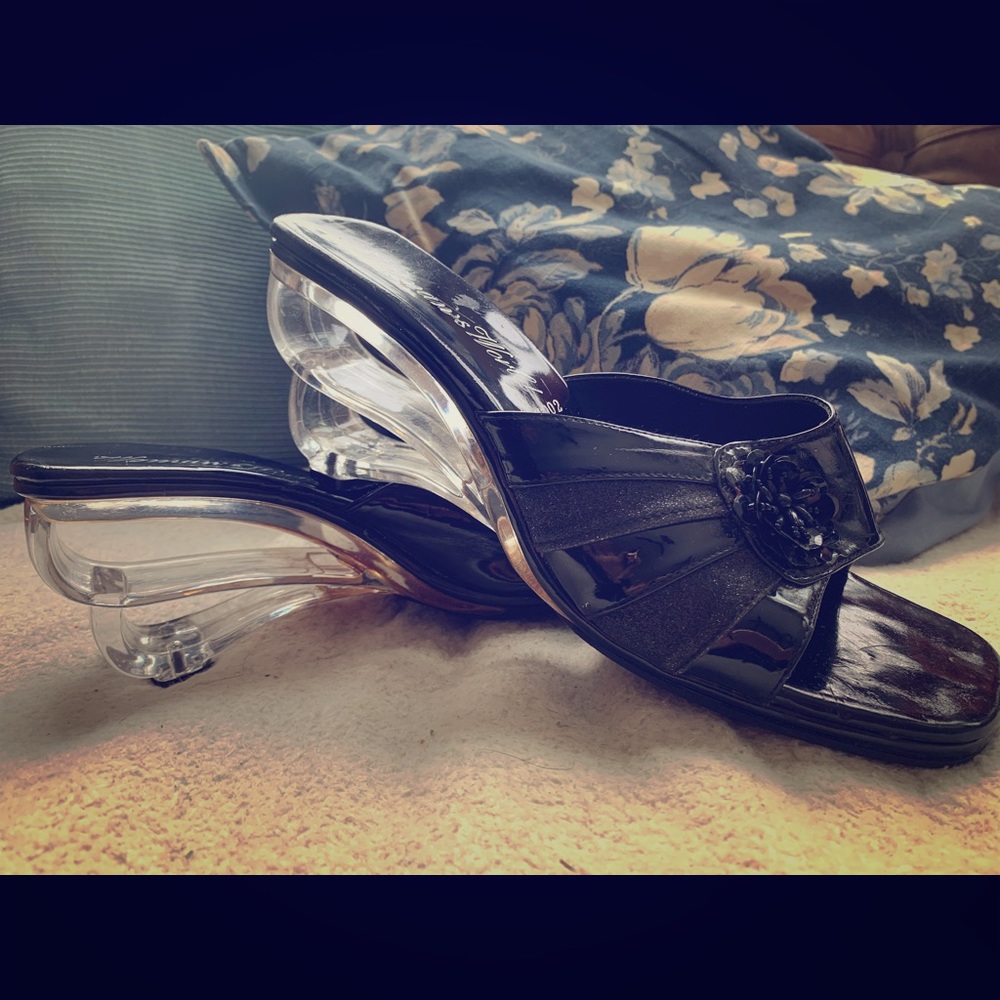 Vintage Art Deco lucite healed wedge.